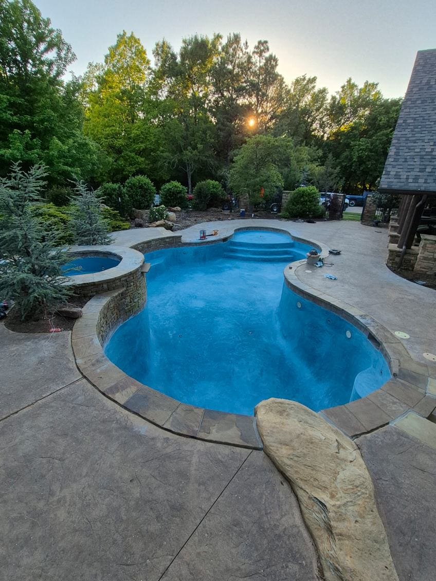 Outdoor Pool and Hot tub
